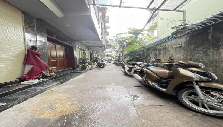 Cho thuê nhà nguyên căn ngõ ô tô Hồng Mai 38m2, 3 tầng ở gia đình, nhóm ít người 8.5tr/tháng